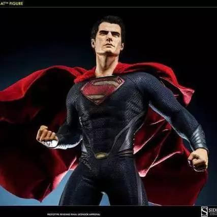 《蝙蝠侠1米巨手办，变形披风酷炫登场！》