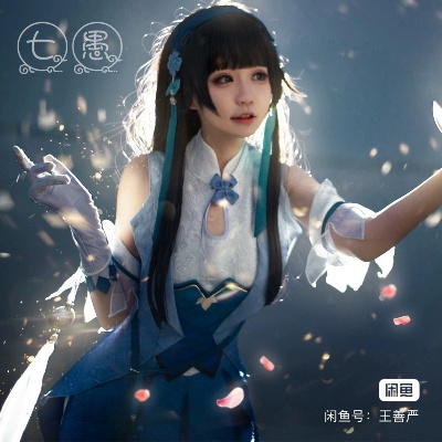 金铲铲方一cos西施,高踢腿惊艳！白到发光咋做到的?🔥👀