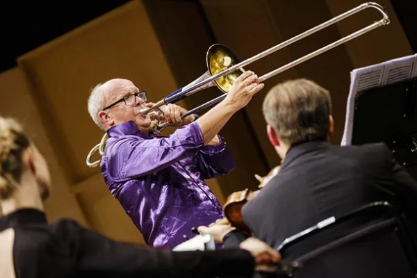 《长号冠军攻略：新手必看！轻松上手技巧》