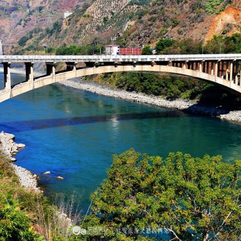 《百英雄传》新演示：城镇探险与战斗画面震撼升级，探秘新境界