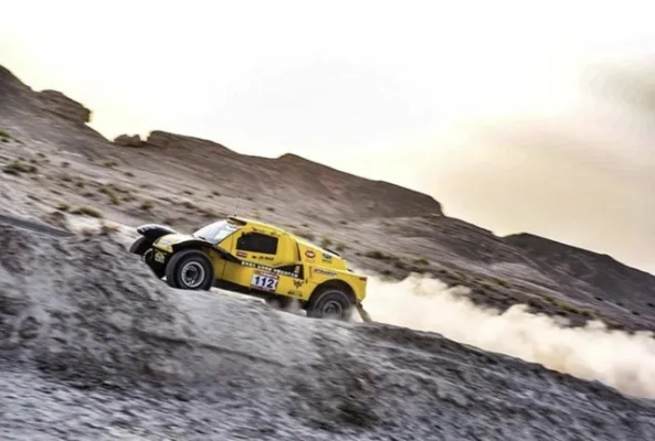 《V拉力4》全新升级,9月震撼来袭,体验极限速度新境界 《V拉力4》全新升级,9月震撼来袭,体验极限速度新境界