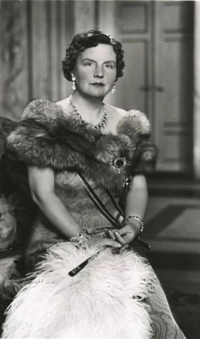 荷兰新势力揭晓：智慧女王威廉明娜引领文明新篇章