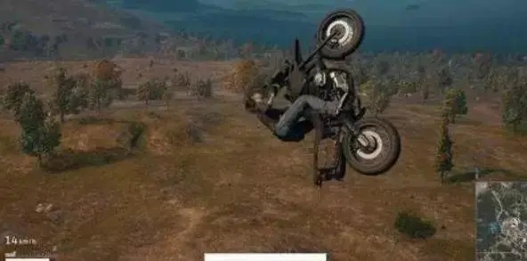 平底锅绝技助《绝地求生》吃鸡，车神弯道超车《飙酷车神》新境界