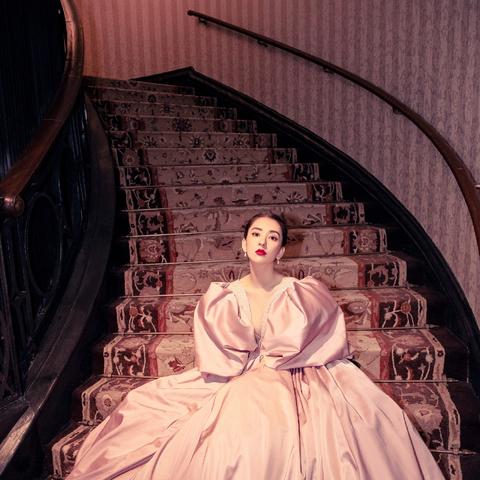 血色宫廷新揭秘：暗黑地牢DLC职业觉醒，战力飙升！