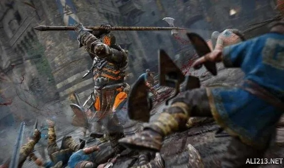 《荣耀战魂》英雄传奇装备深度解析：揭秘双套秘宝价值新篇章